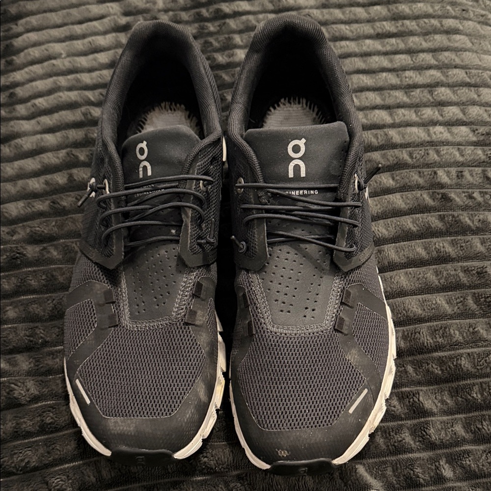 On Running Womens Black Shoes *HAVE NO INSOLES*